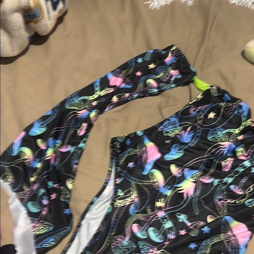 SHEIN Black Multicolor Patterned RaveWear - Picture 4 of 4